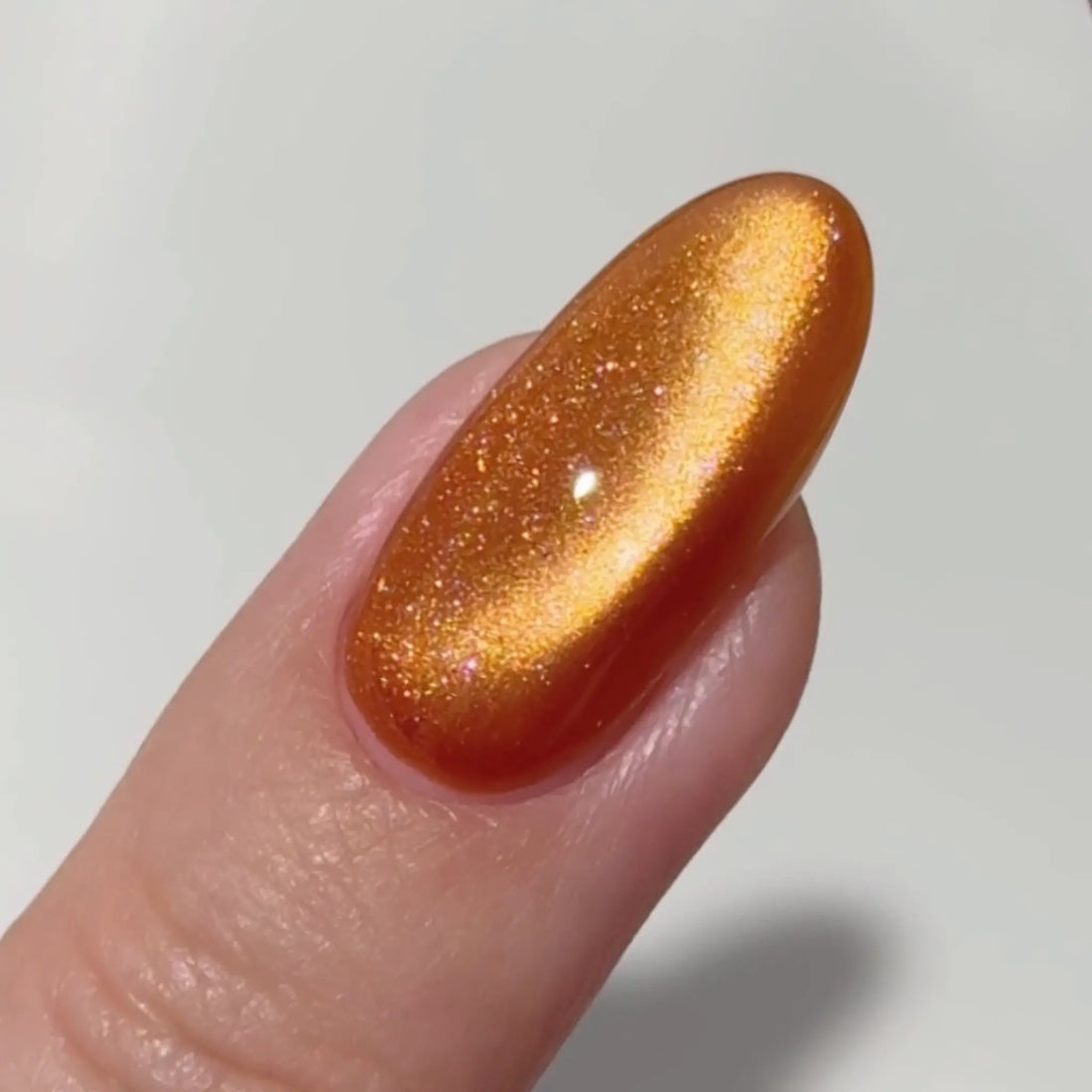 Esmalte de uñas y gel DND DC Duo 166 - Rosa duro