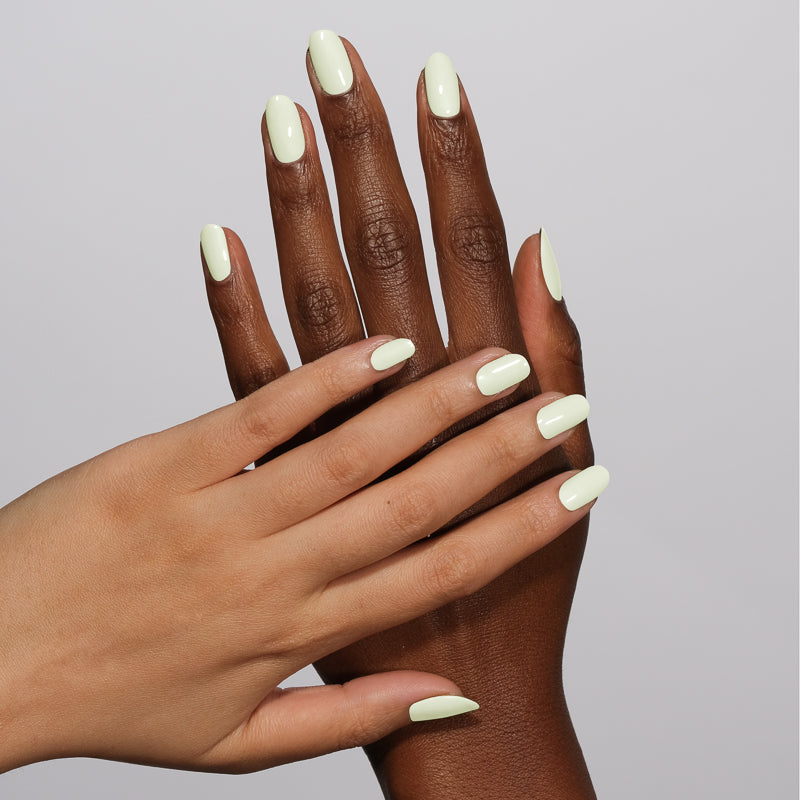 Set DND - Esmalte en gel y esmalte de uñas, 860 She's White? ¿Ella es rosa?