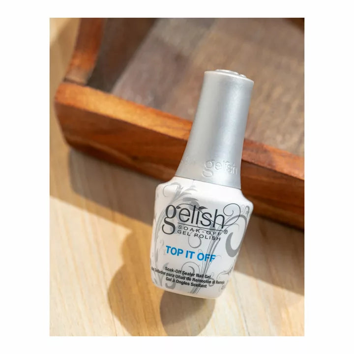 Gelish Top It Off lifestyle photo