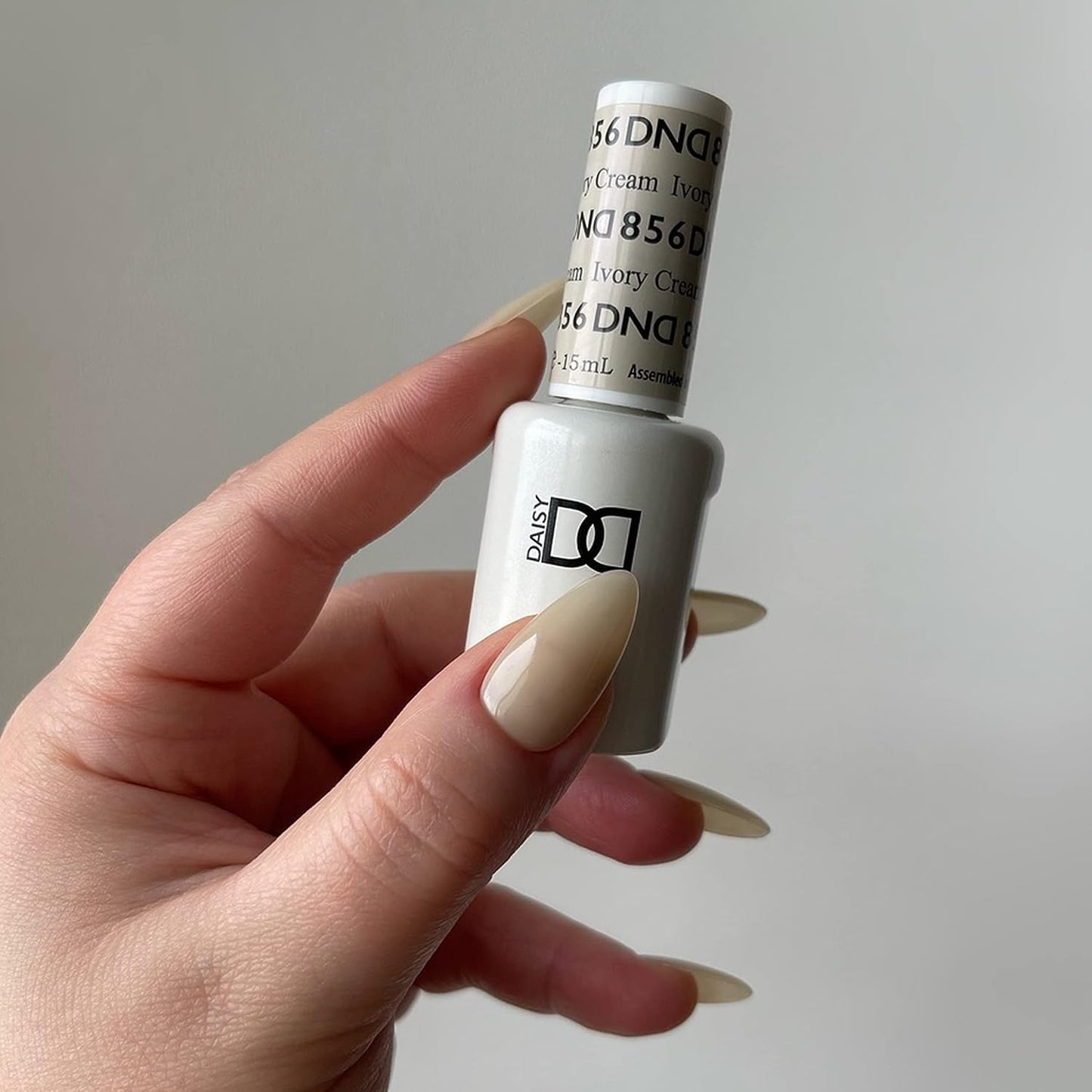 Sơn gel DND và sơn móng tay 856 Ivory Cream