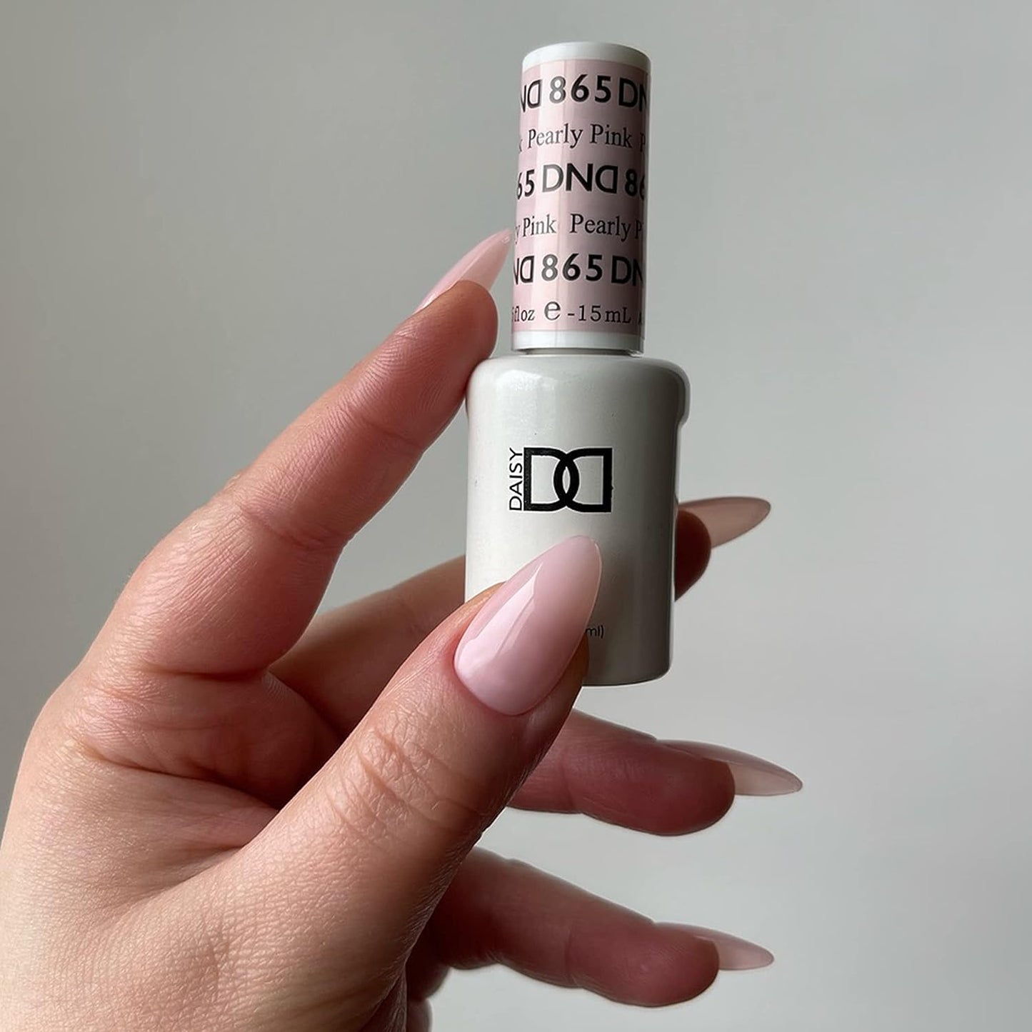Sơn gel DND và sơn móng tay 865 Pearly Pink