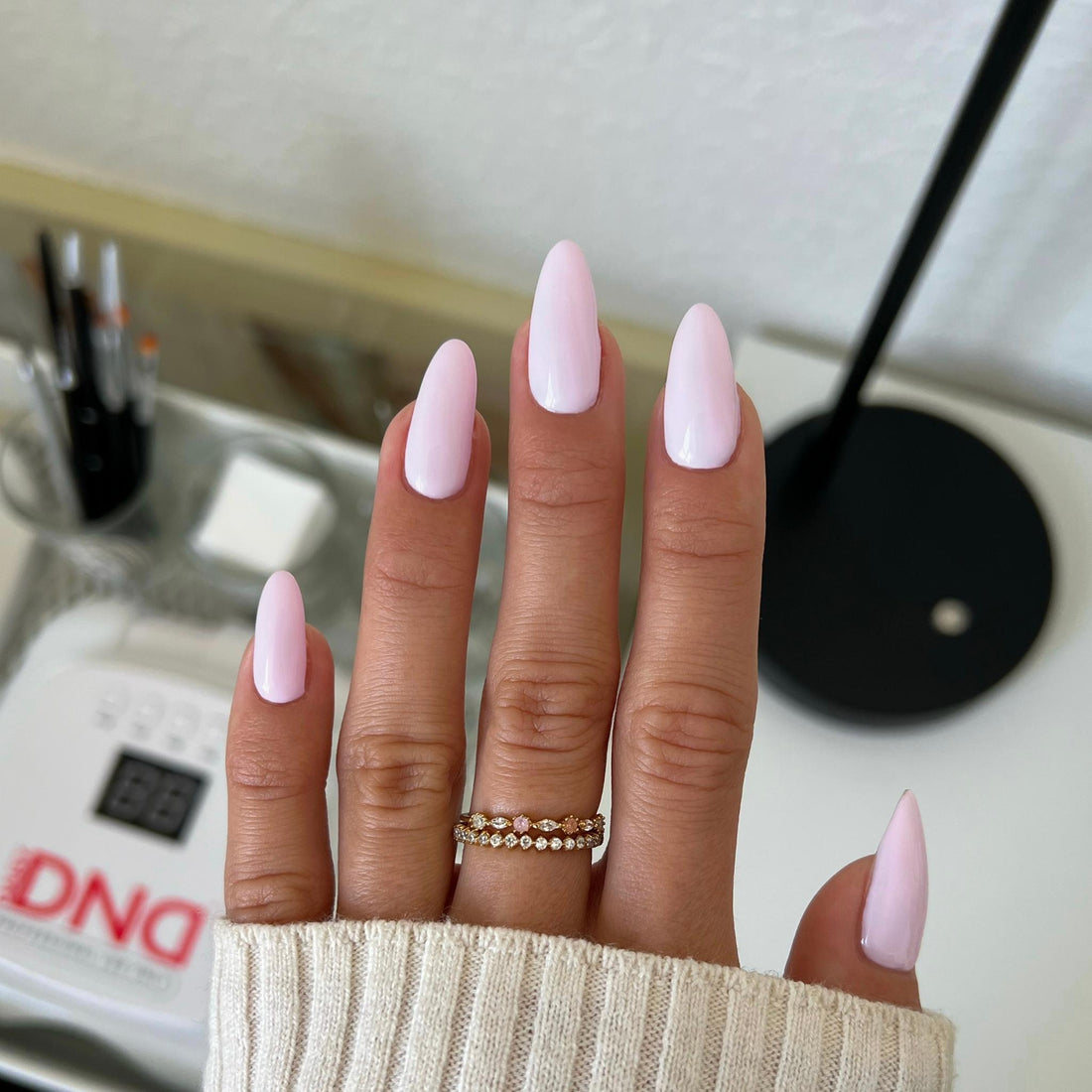 DND Diva Gel & Nail Polish - Morphed Unicorn #096