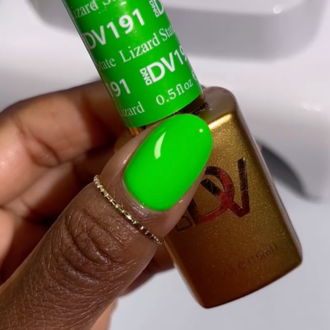 DND DC 9D CatEyes Gel #10 – Ember Enchantress