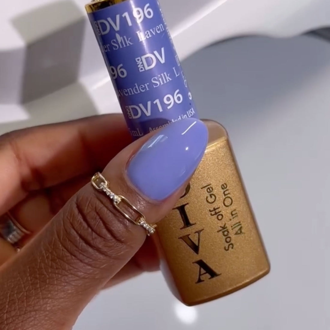 DND Diva Gel & Nail Polish - Lavender Silk #196
