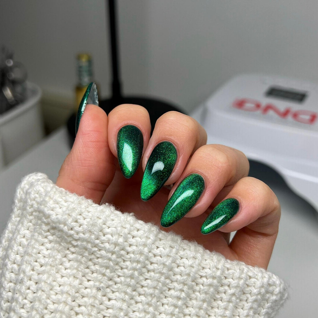 Esmalte de uñas y gel DND DC Duo 166 - Rosa duro