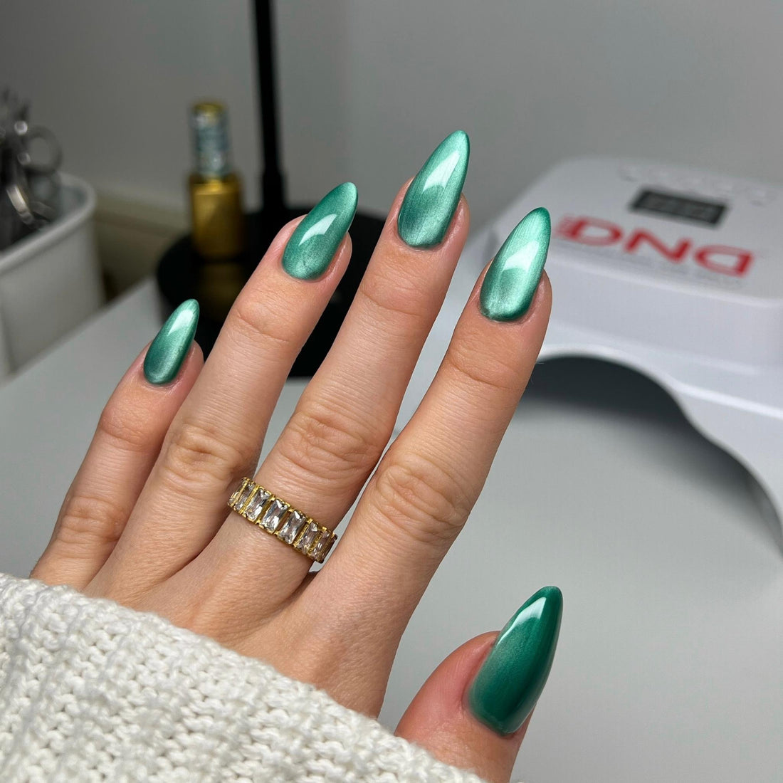 DND Diva Glass Ball Collection 9D Cateyes #11 Sea Glass