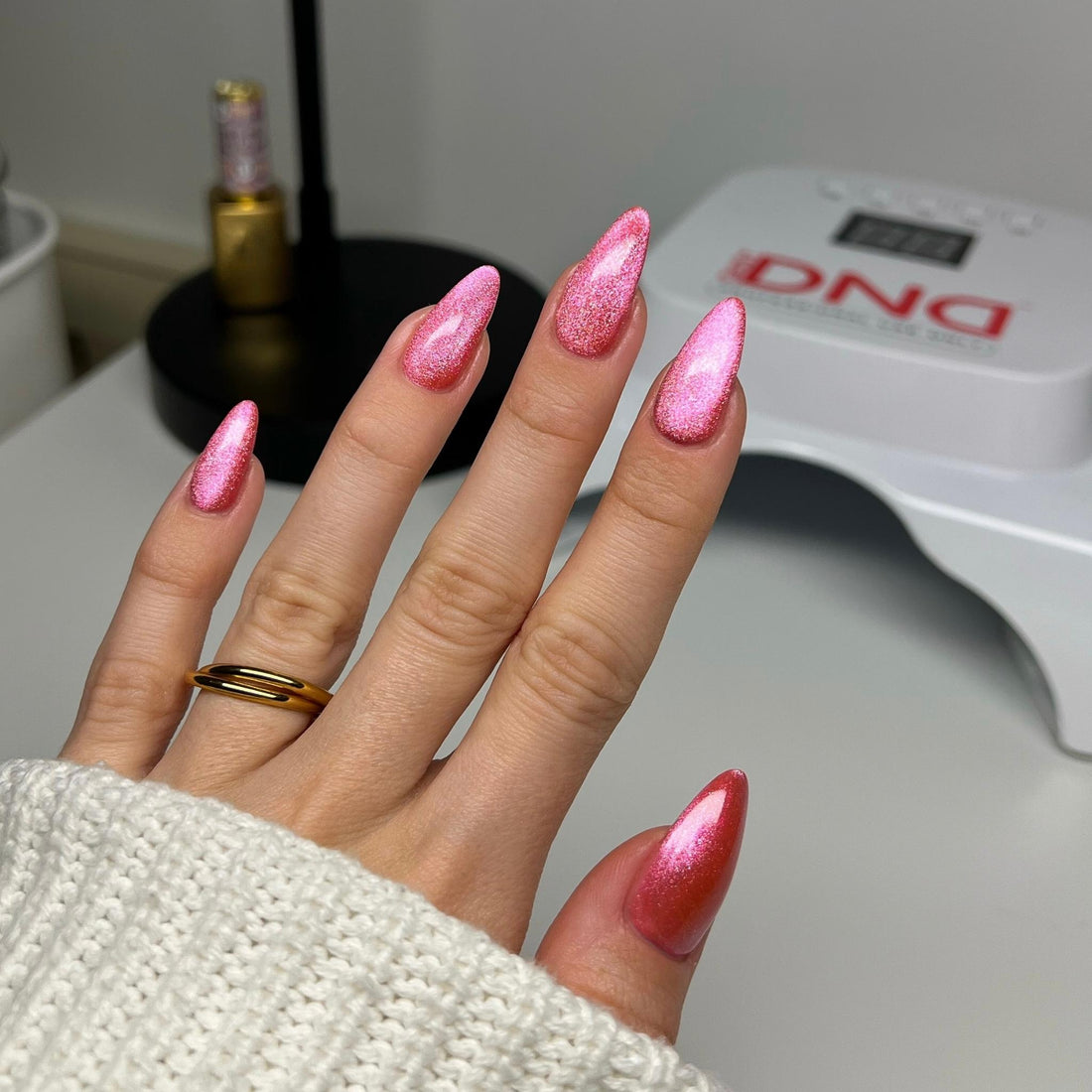 Esmalte de uñas y gel DND DC Duo 166 - Rosa duro