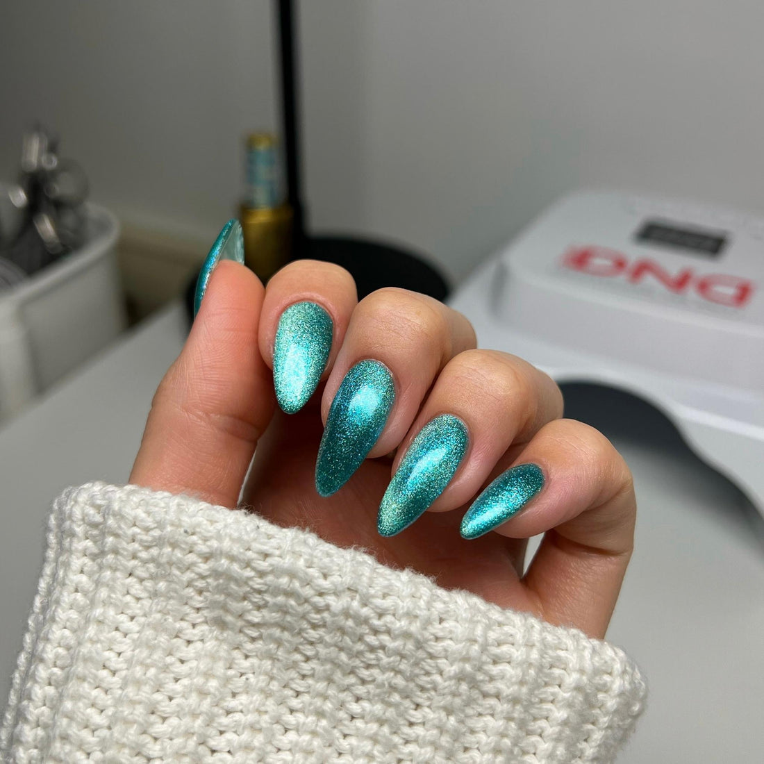 Esmalte de uñas y gel DND DC Duo 166 - Rosa duro