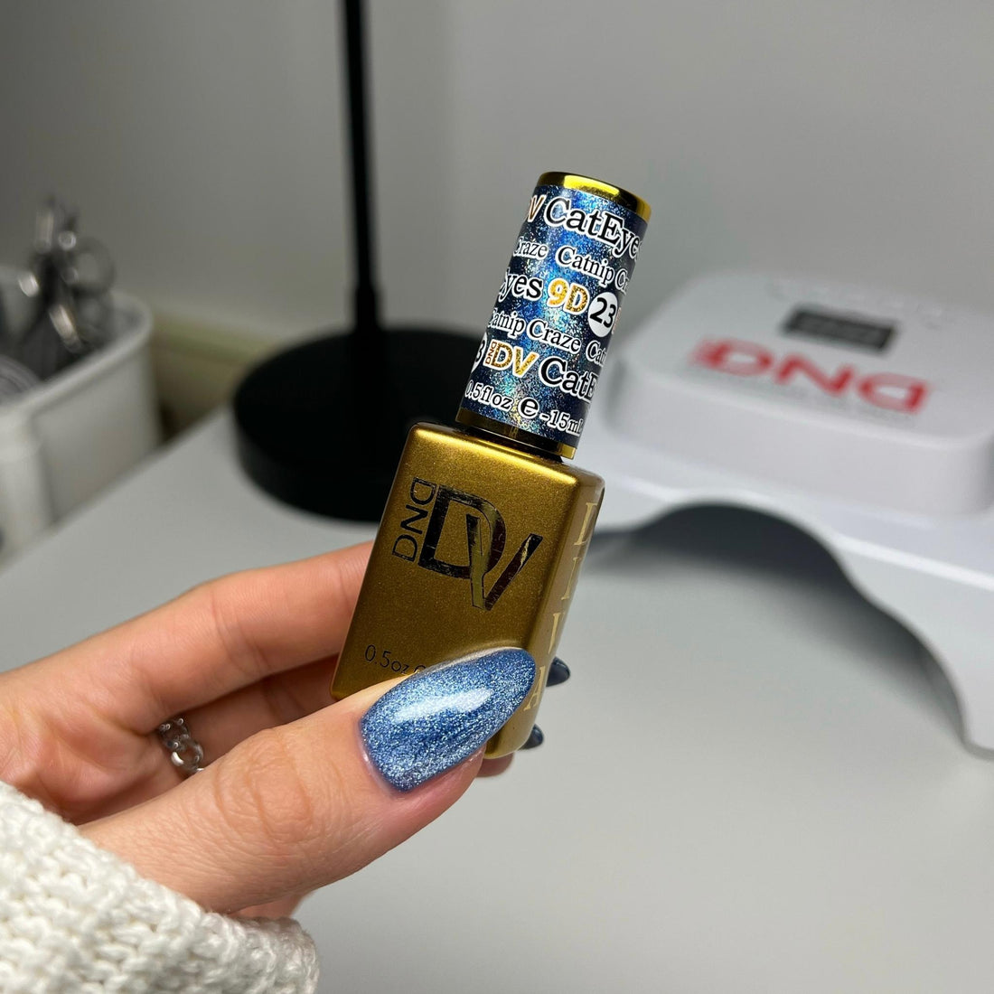 Esmalte de uñas y gel DND DC Duo 166 - Rosa duro