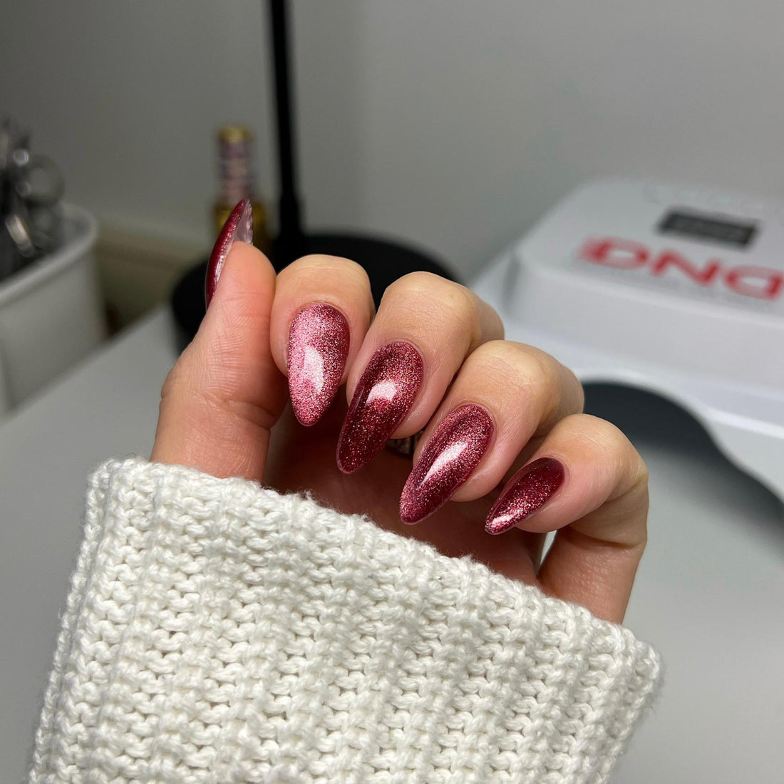 Esmalte de uñas y gel DND DC Duo 166 - Rosa duro