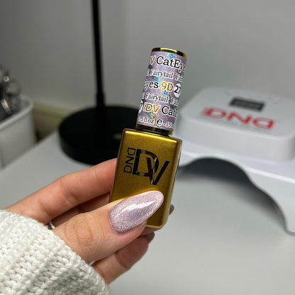 Esmalte de uñas y gel DND DC Duo 166 - Rosa duro