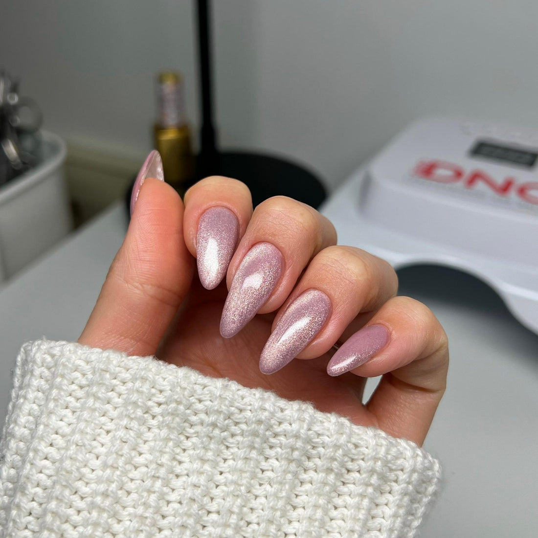 Esmalte de uñas y gel DND DC Duo 166 - Rosa duro