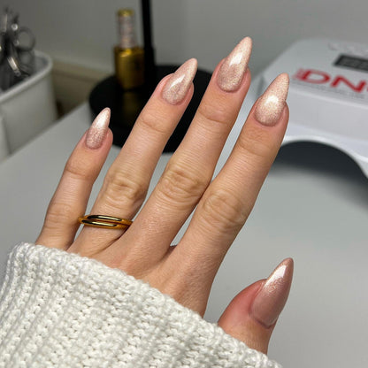 DND DC 9D CatEyes Gel #10 – Ember Enchantress