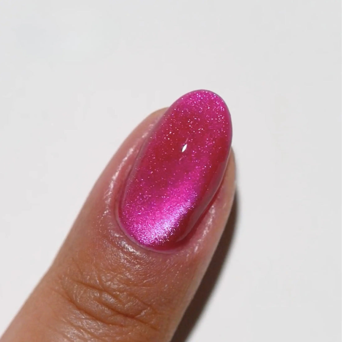 Esmalte de uñas y gel DND DC Duo 166 - Rosa duro