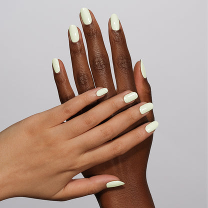 Set DND - Esmalte en gel y esmalte de uñas, 860 She's White? ¿Ella es rosa?