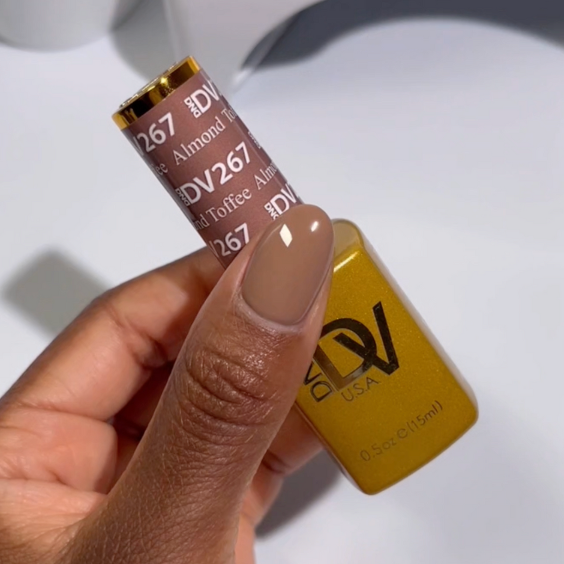 DND DC 9D CatEyes Gel #10 – Ember Enchantress