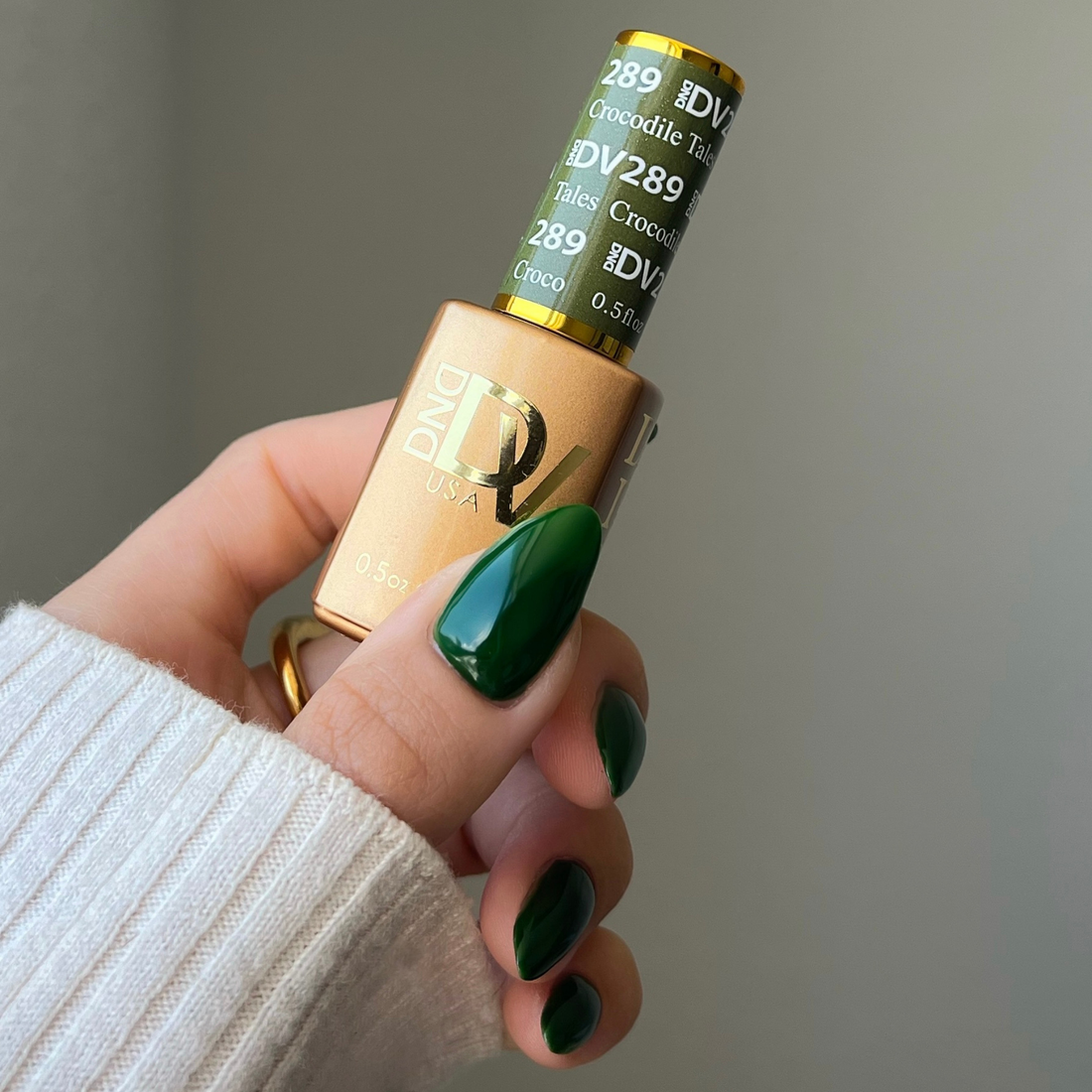 DND DC 9D CatEyes Gel #10 – Ember Enchantress