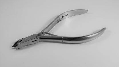 MONIKA - Kìm cắt da chuyên nghiệp bằng thép không gỉ (CN01 - Hàm #14) 